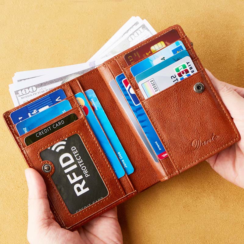 Retro RFID Blocking Bifold Leather Wallet for Men with Zipper Pocket