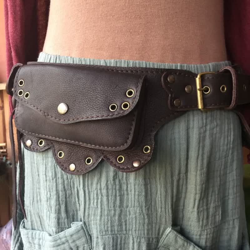 <Shipped within 24 hours> Rivet Medieval Belt Bag Belt Strap Lotus Waist Bag