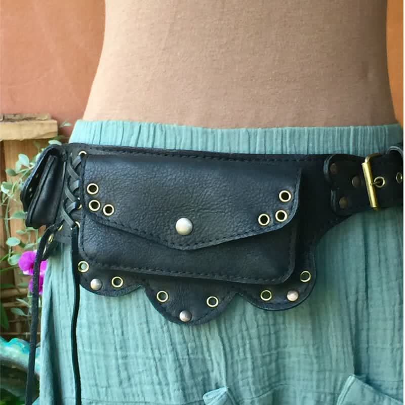 <Shipped within 24 hours> Rivet Medieval Belt Bag Belt Strap Lotus Waist Bag