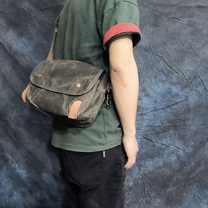 Large Capacity Retro Oil-Wax Canvas Crossbody Bag Messenger Bag