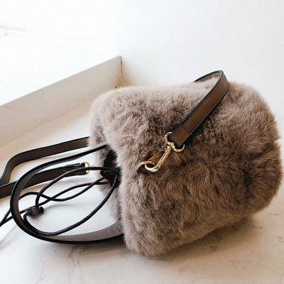 Drawstring Handbag For Women Faux Fur Minimalist Bucket Bag