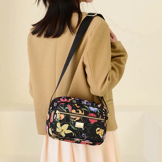 Crossbody Bag for Women Retro Temperament Waterproof Nylon Bag